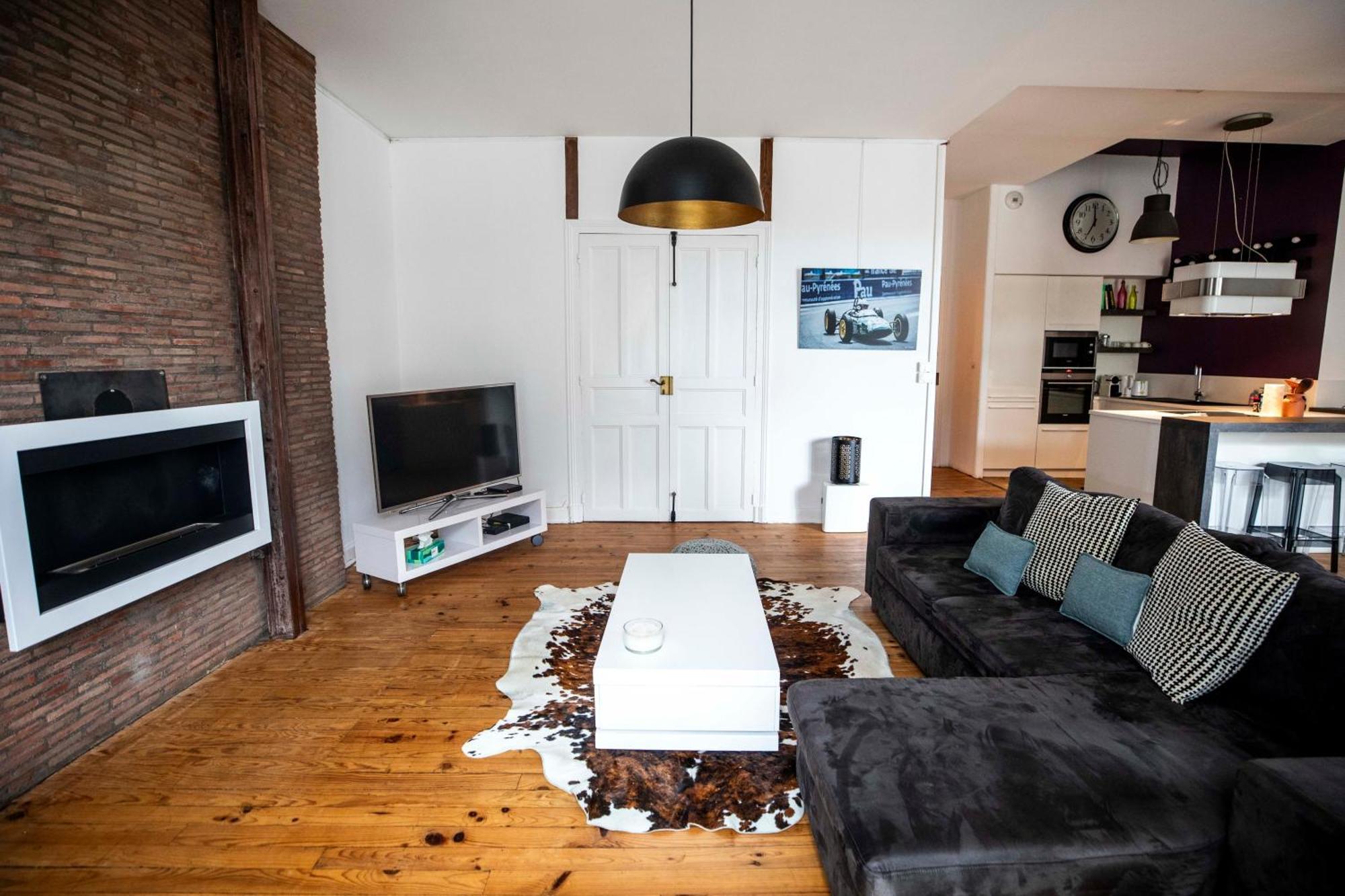 L'Appartement Lieu De Qualite En Centre Ville De 波城 外观 照片